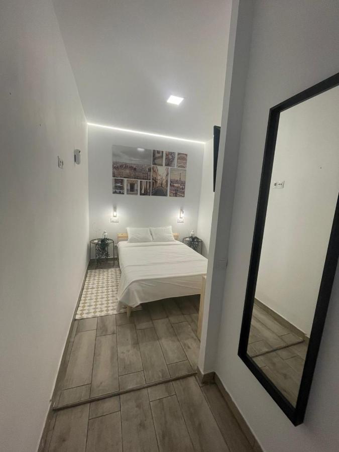 Apartamentos Jap Villaamil Madrid Eksteriør billede
