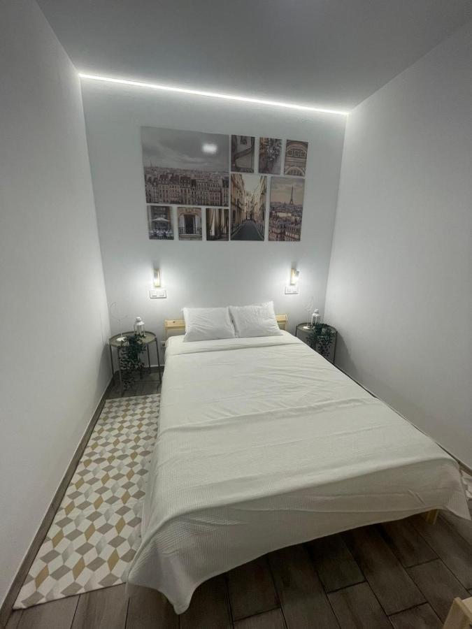 Apartamentos Jap Villaamil Madrid Eksteriør billede