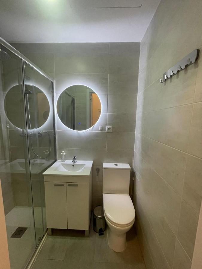 Apartamentos Jap Villaamil Madrid Eksteriør billede