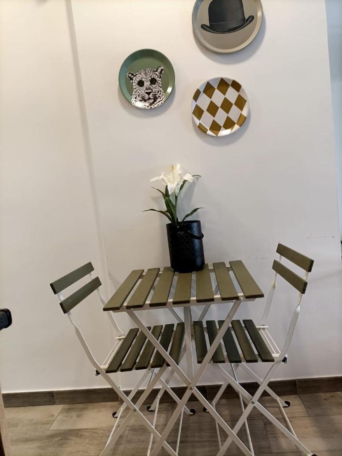Apartamentos Jap Villaamil Madrid Eksteriør billede
